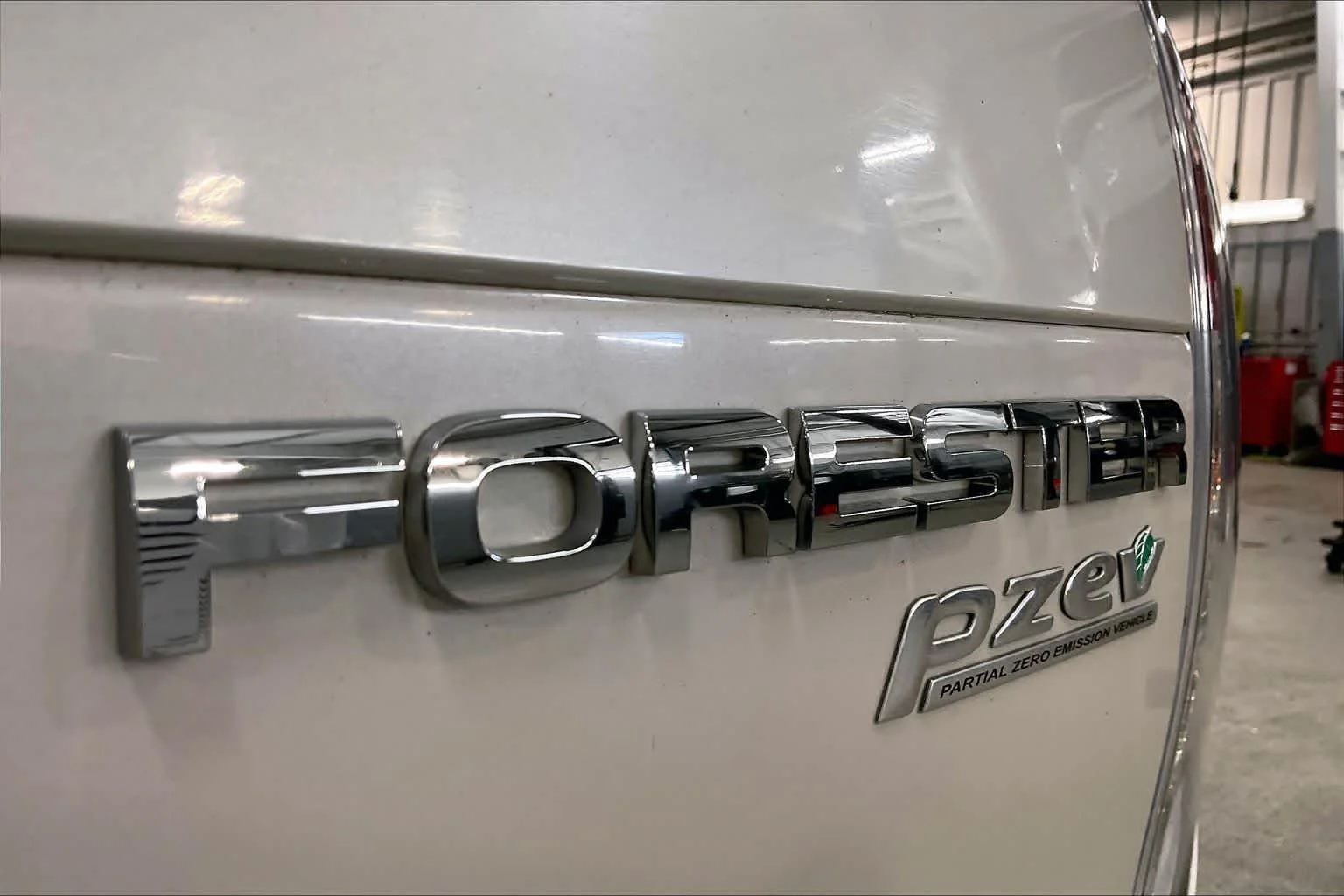 Used 2010 Satin White Pearl Subaru 2.5X Limited image 9