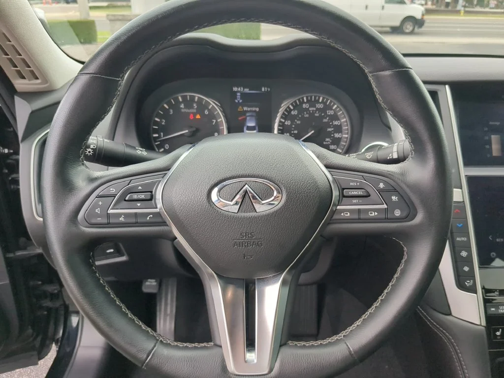Used 2021 Black INFINITI 3.0t LUXE image 29