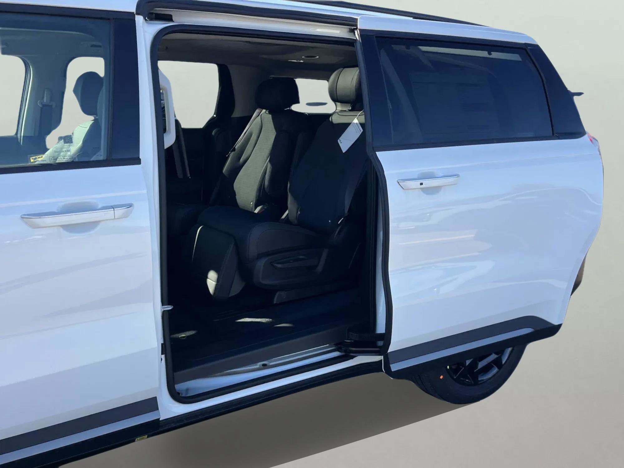 New 2026 Snow White Pearl Kia SX Prestige image 19