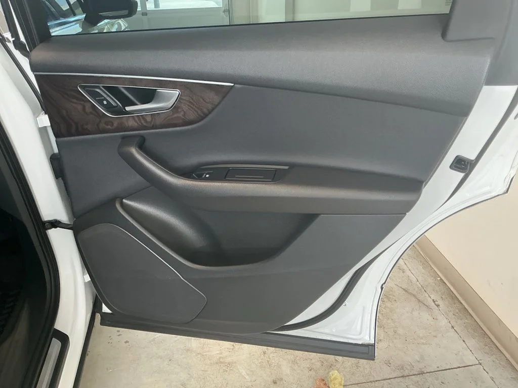 Used 2020 Glacier White Audi 55 Premium image 23