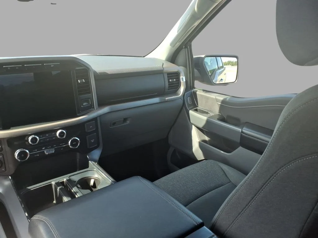 Used 2024 Silver Ford XLT image 11