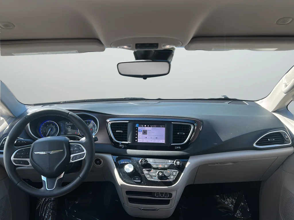 Used 2023 White Chrysler LX image 15