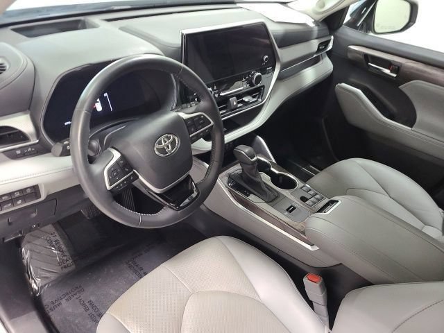 2024 Toyota Highlander Platinum - Photo 22