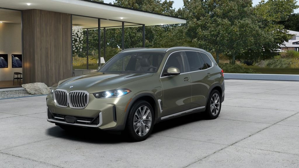 New 2026 Manhattan Green Metallic BMW xDrive50e image 24