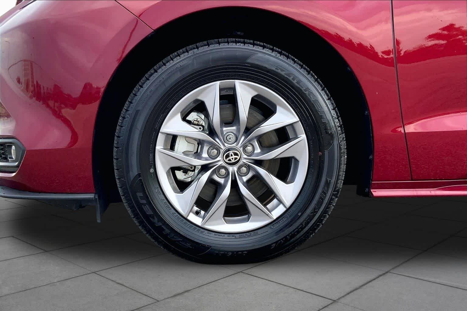 Used 2026 Ruby Flare Pearl Toyota XLE image 11
