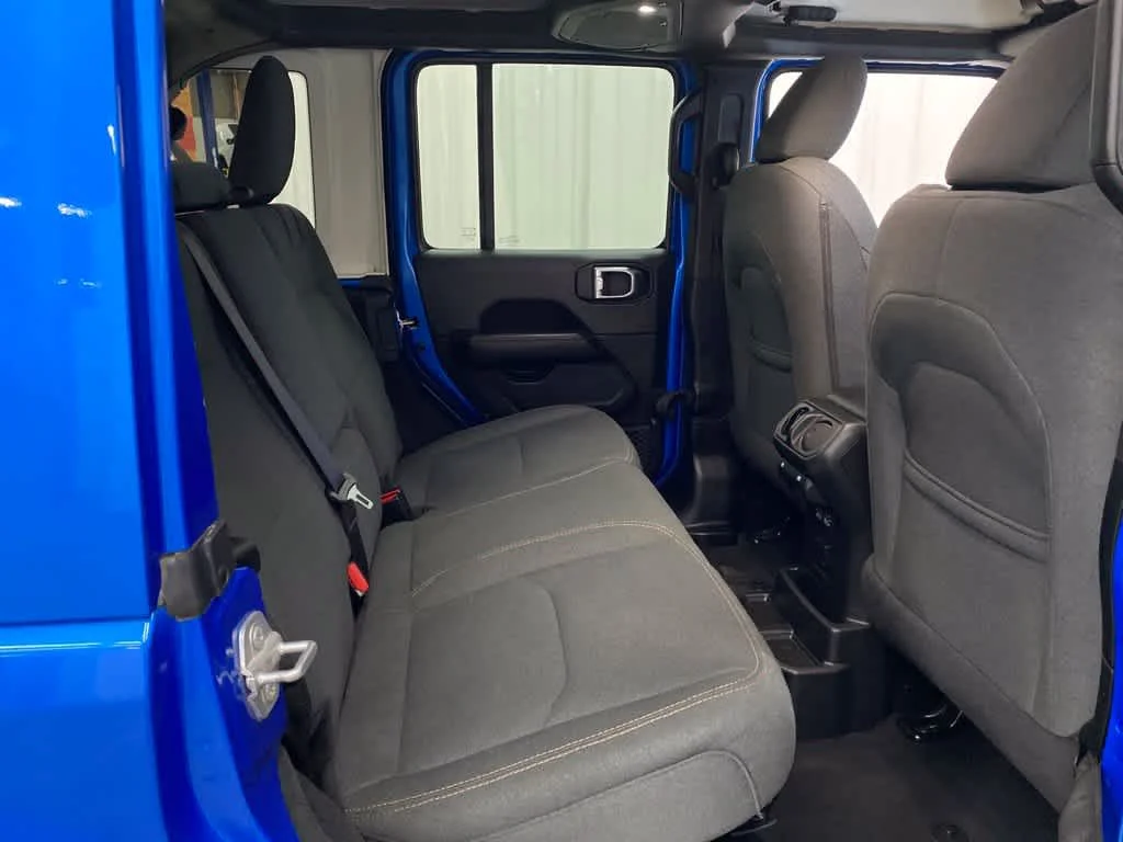 Used 2024 Hydro Blue Pearlcoat Jeep Sahara image 18
