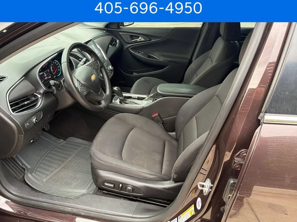 Pre-Owned 2016 Chevrolet Malibu LT