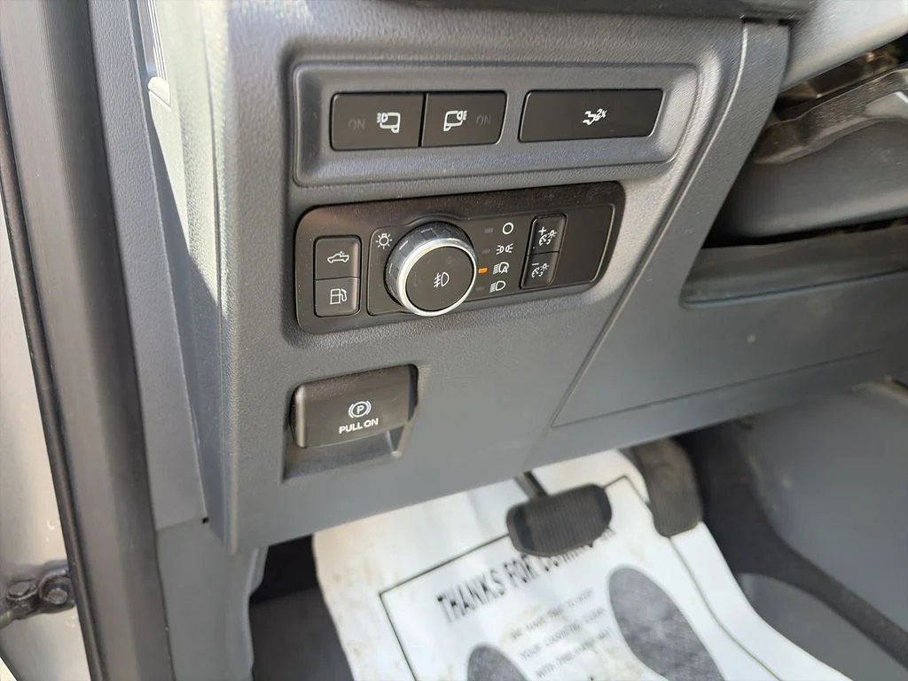 Used 2023 Silver Ford XLT image 21