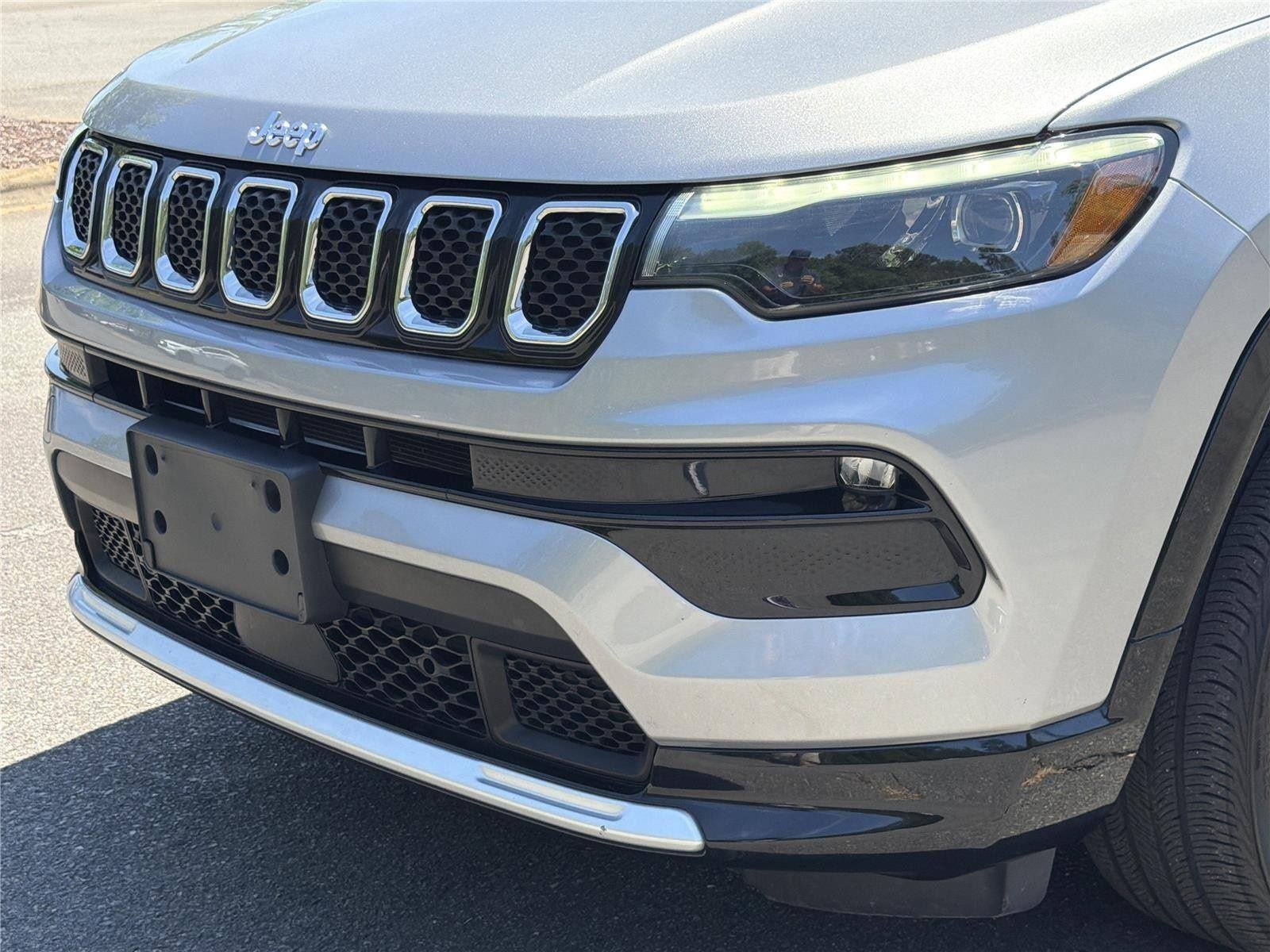 Used 2023 Billet Silver Metallic Clearcoat Jeep Limited image 34