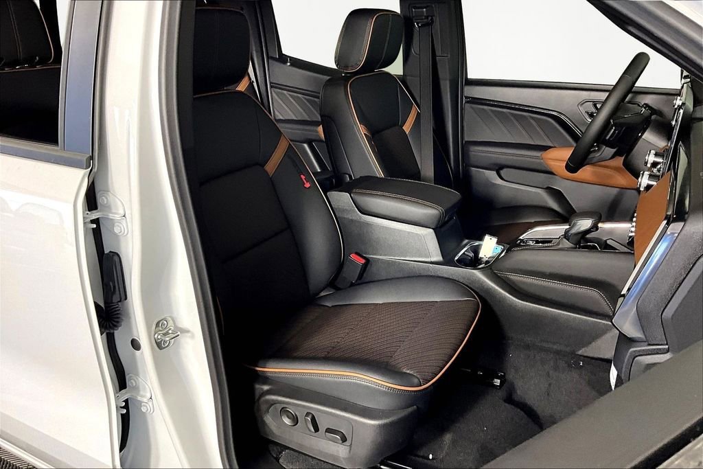 2026 GMC Canyon AT4 - Photo 11