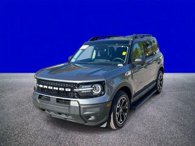 Used 2025 Gray Ford Outer Banks image 7