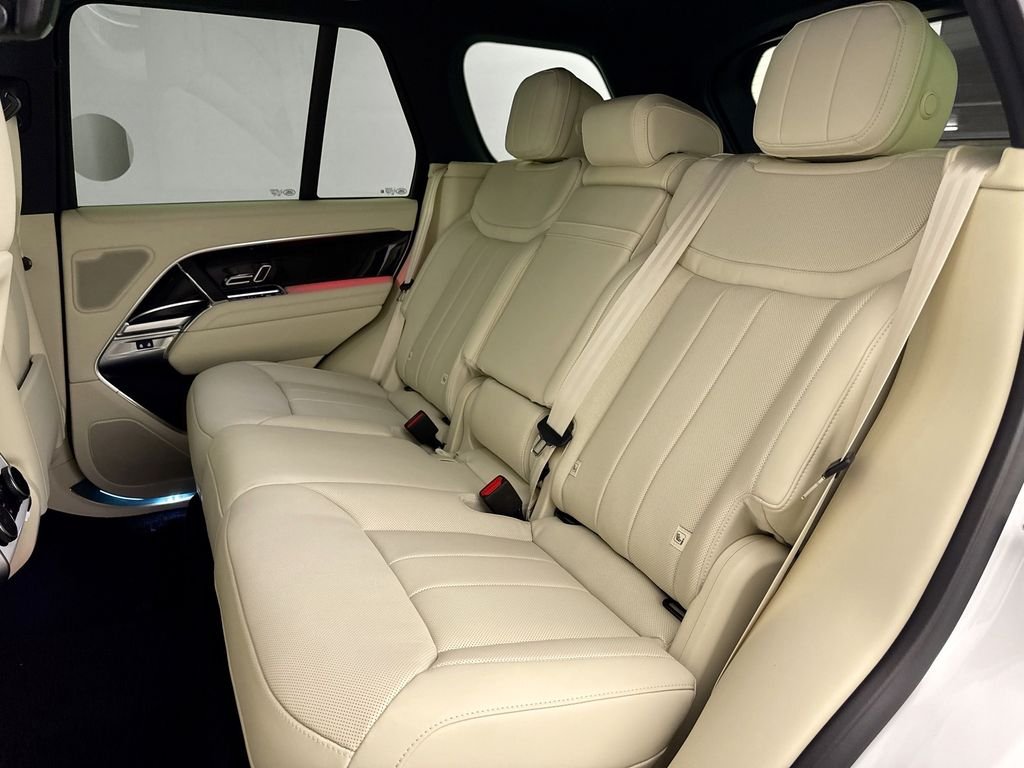 New 2026 Fuji White Land Rover SE image 25