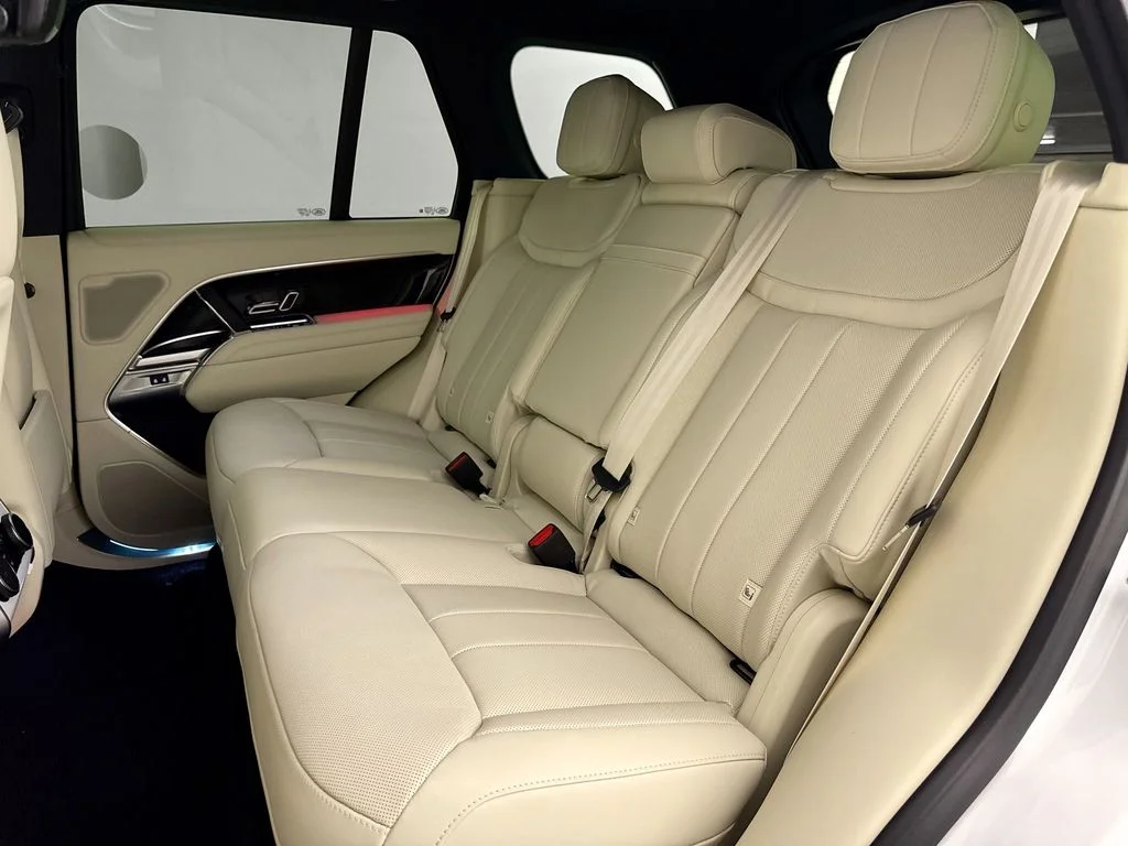 New 2026 Fuji White Land Rover SE image 25