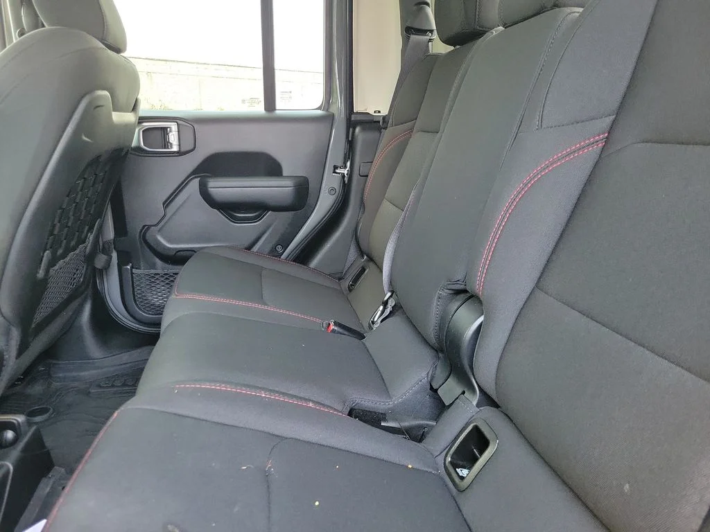 Used 2022 Gray Jeep Rubicon image 9