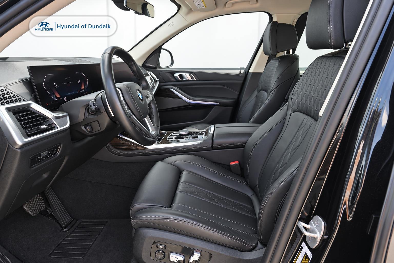 Used 2023 Black BMW xDrive40i image 7