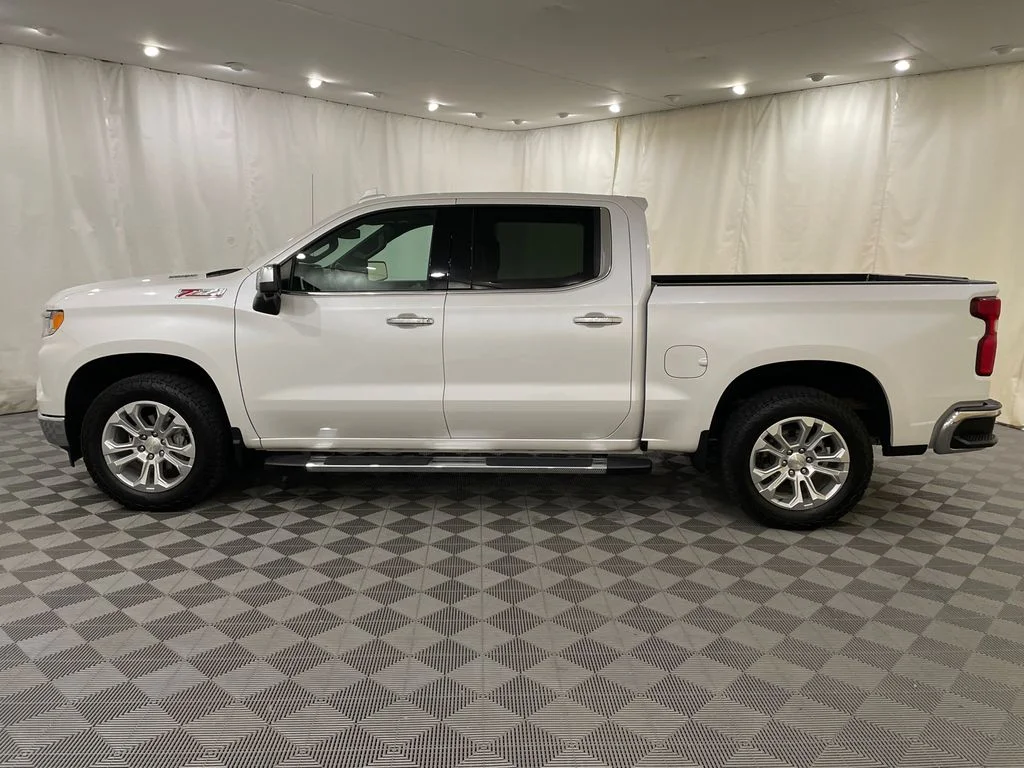 Used 2024 Iridescent Pearl Tricoat Chevrolet LTZ image 9