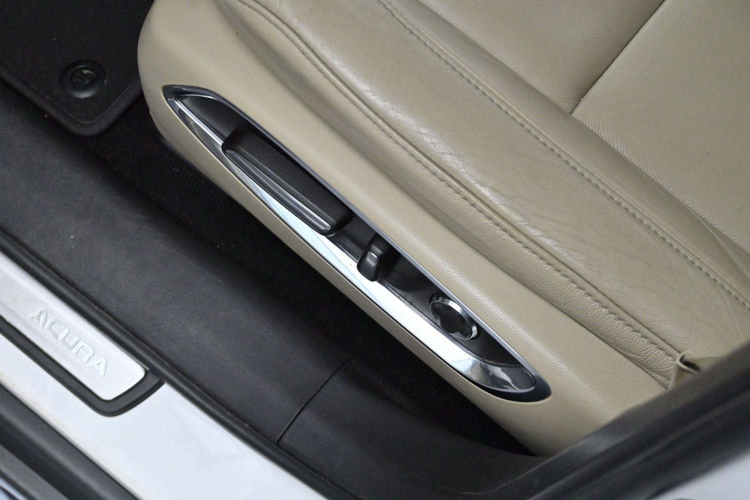 Used 2020 Platinum White Pearl Acura SH-AWD image 14