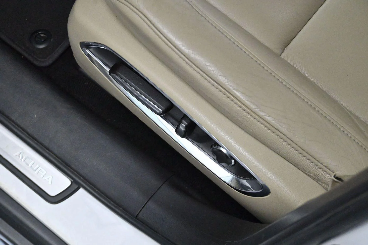 Used 2020 Platinum White Pearl Acura SH-AWD image 14