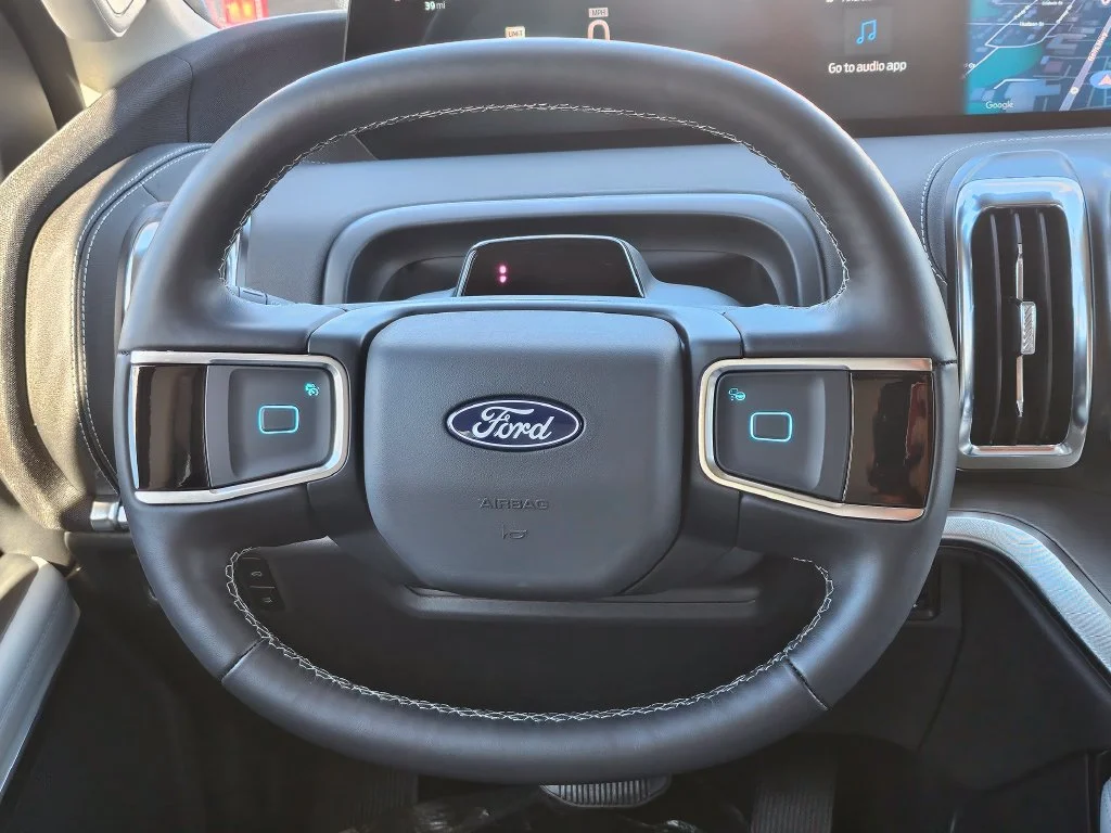 New 2027 Star White Metallic Tri-Coat Ford MAX Platinum image 7