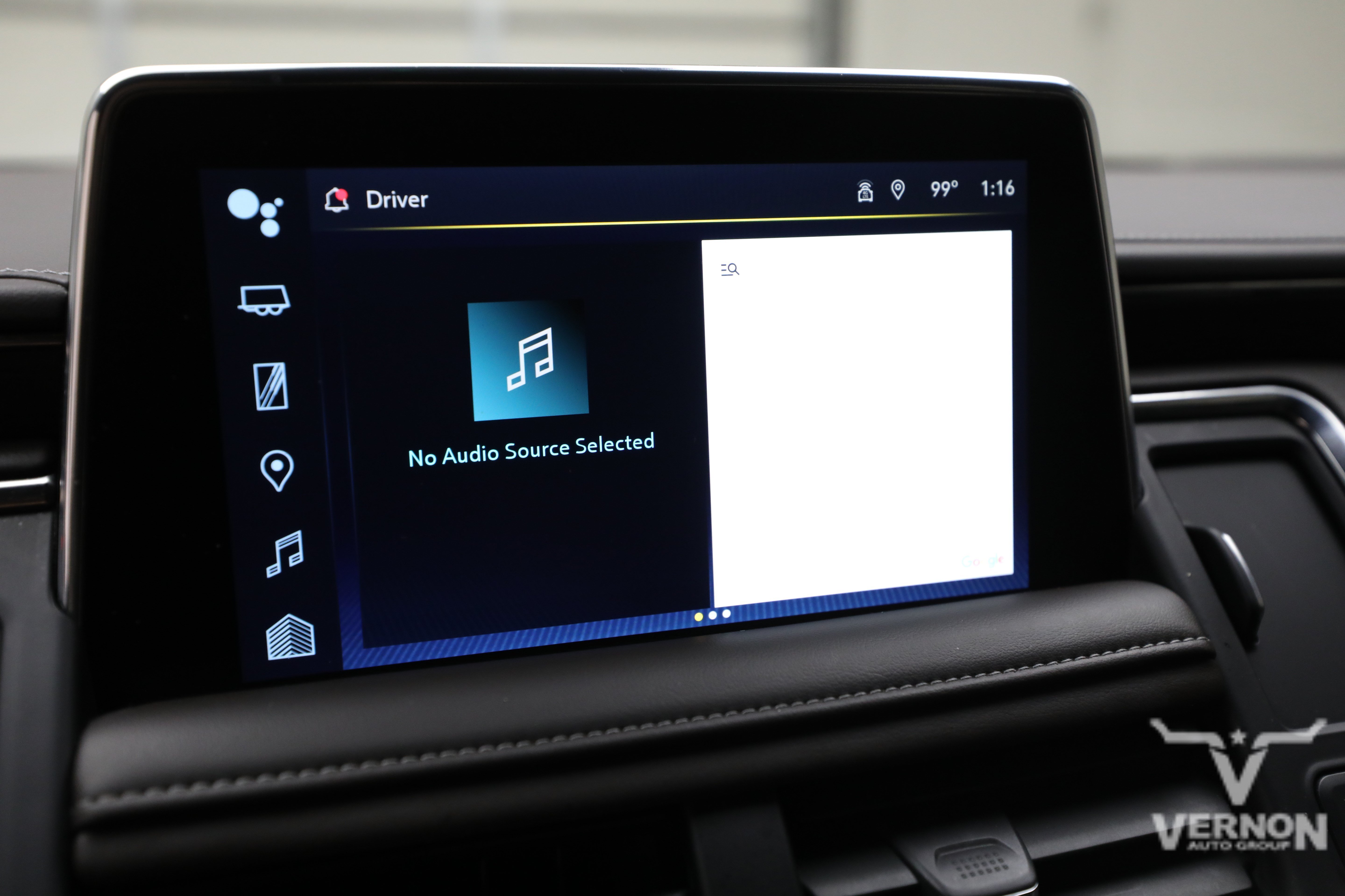 Used 2024 Iridescent Pearl Tricoat Chevrolet Y image 23