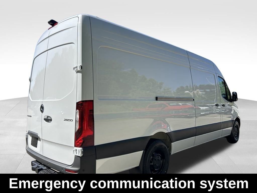 Used 2024 White Mercedes-Benz Cargo 170 WB image 5