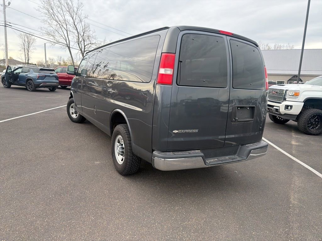 Used 2017 CYBER GRAY METALLIC Chevrolet LT image 5