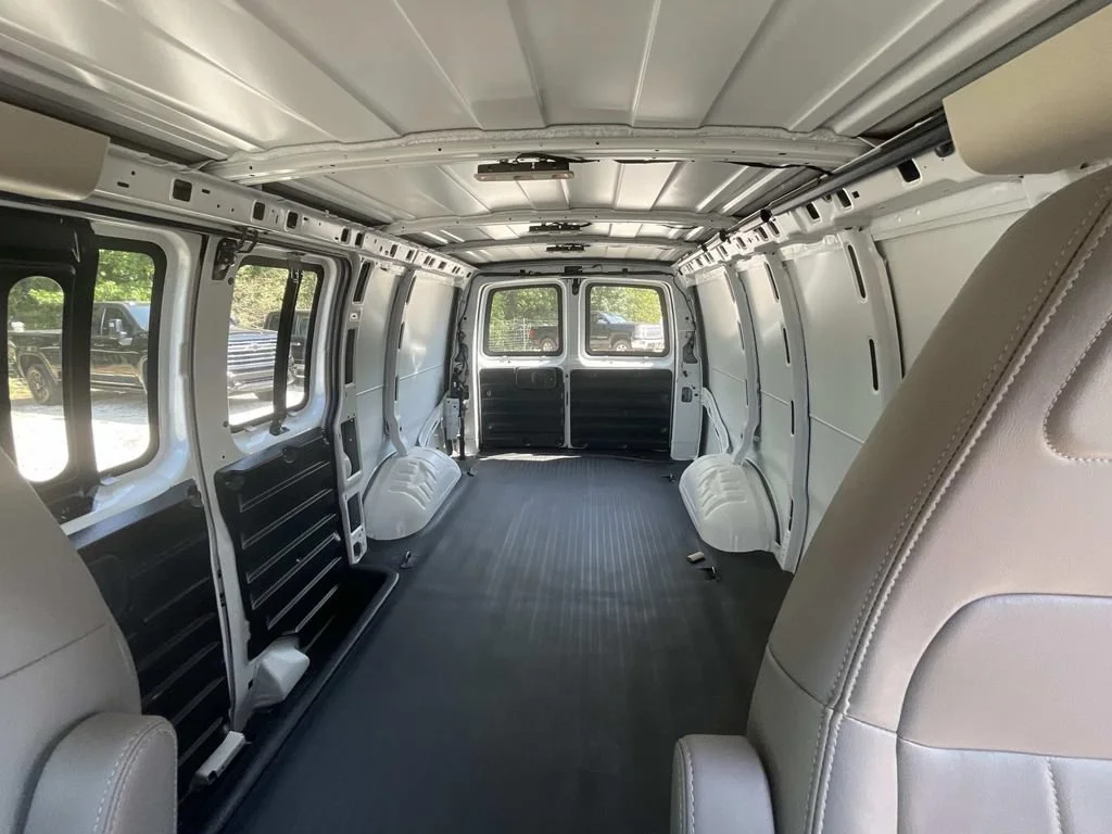 2026 Chevrolet Express Cargo Work Van - Photo 15