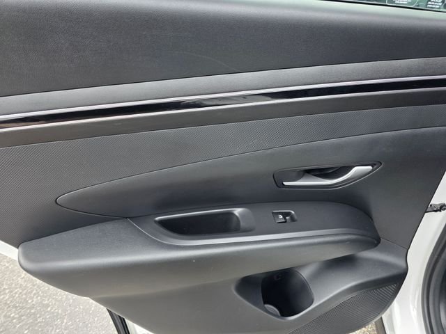 Used 2023 White Hyundai SEL image 14