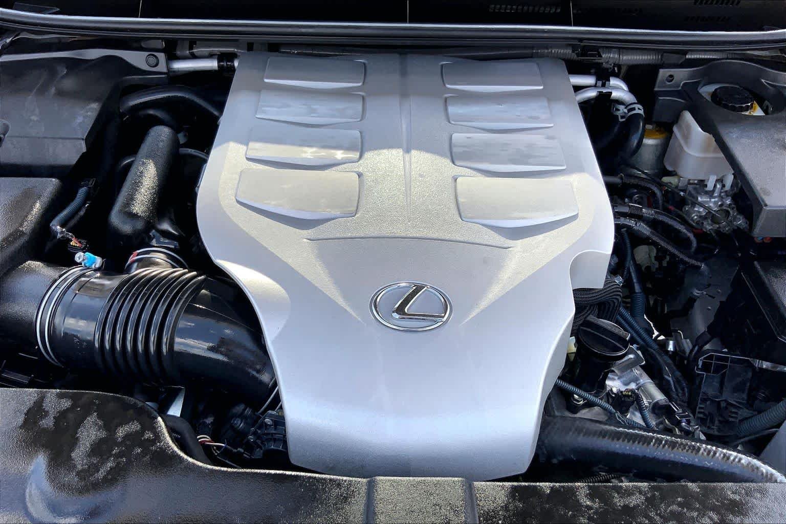 Used 2015 Silver Lining Metallic Lexus  image 32