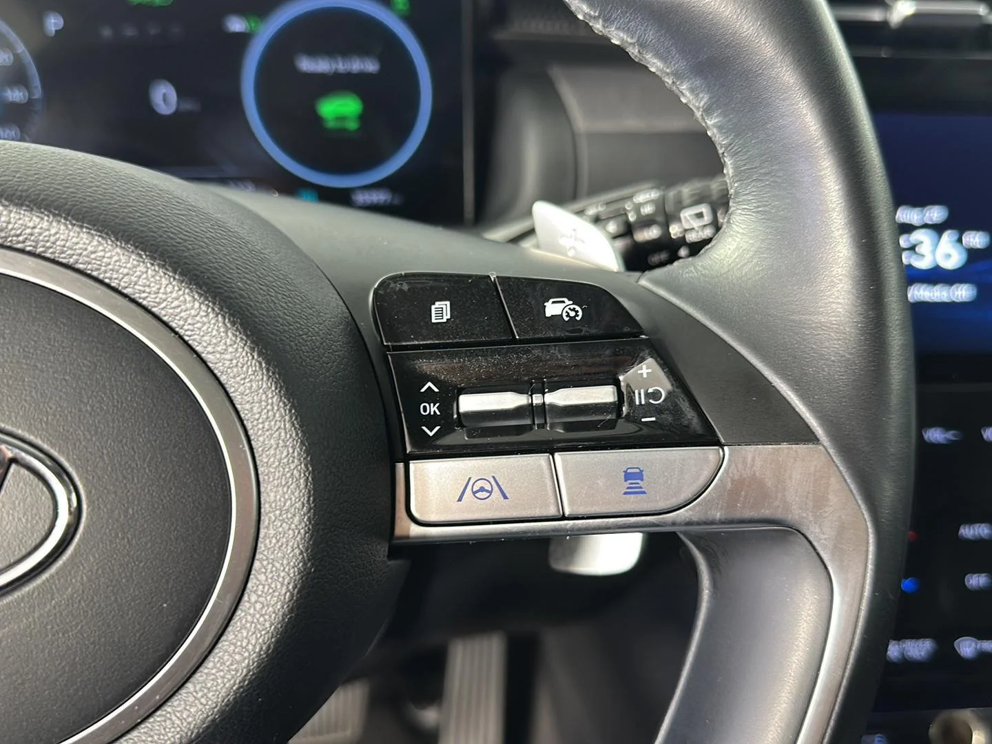 Used 2022 Amazon Gray Hyundai Limited image 18
