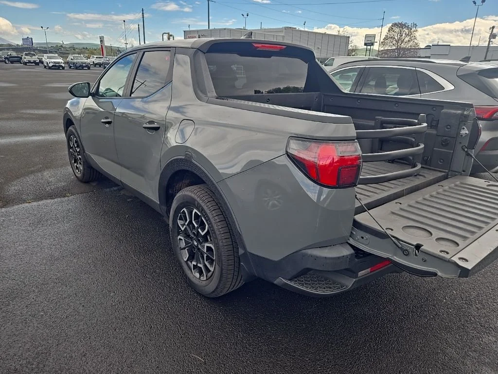 Used 2022 Hampton Gray Hyundai SEL image 6