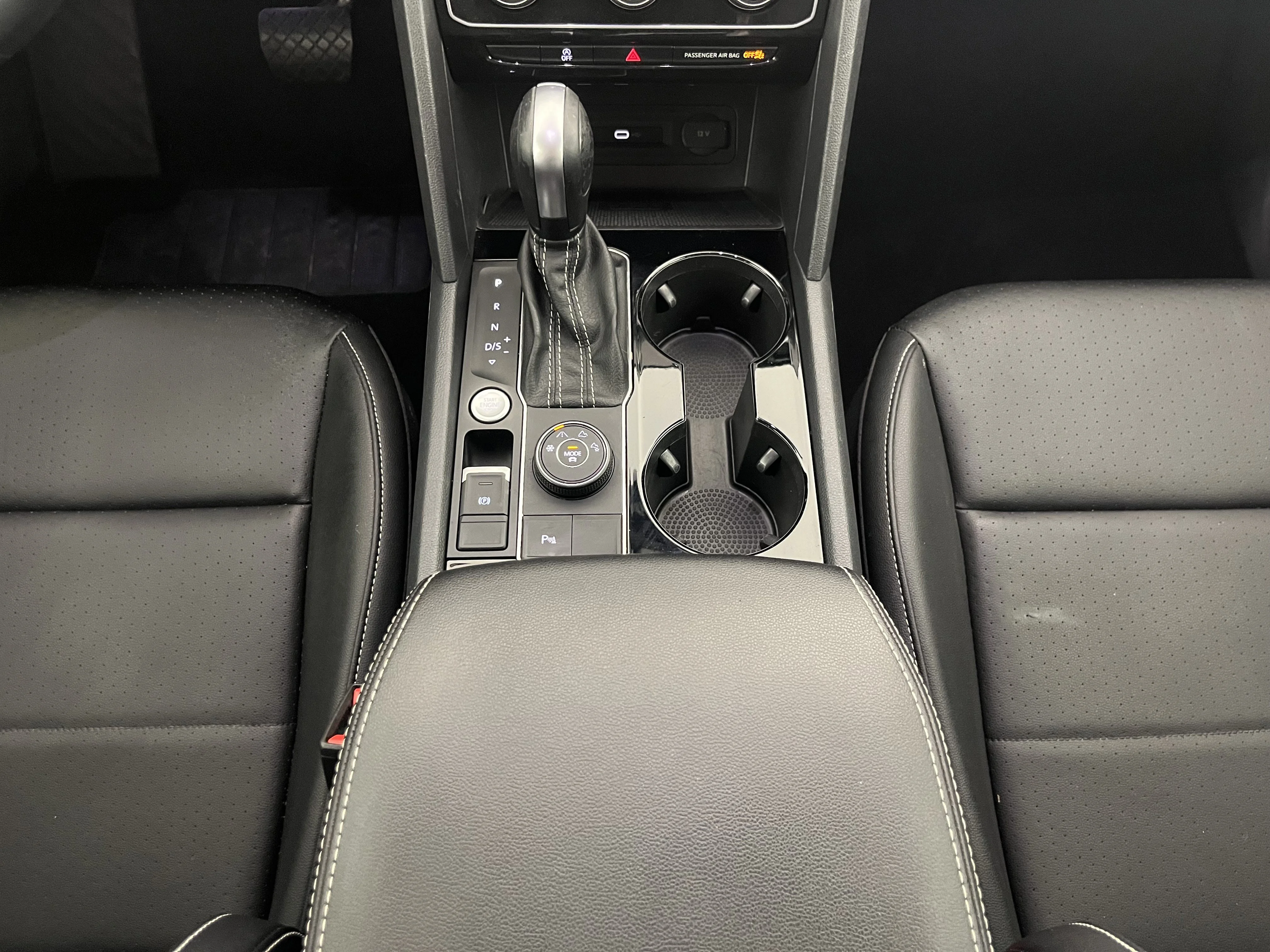 2023 Volkswagen Atlas SE w/Tech - Photo 16