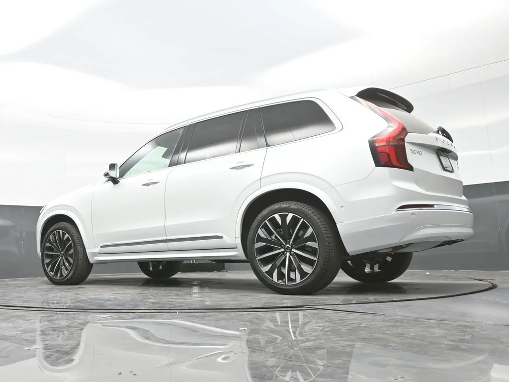 New 2026 Crystal White Volvo Plus image 37