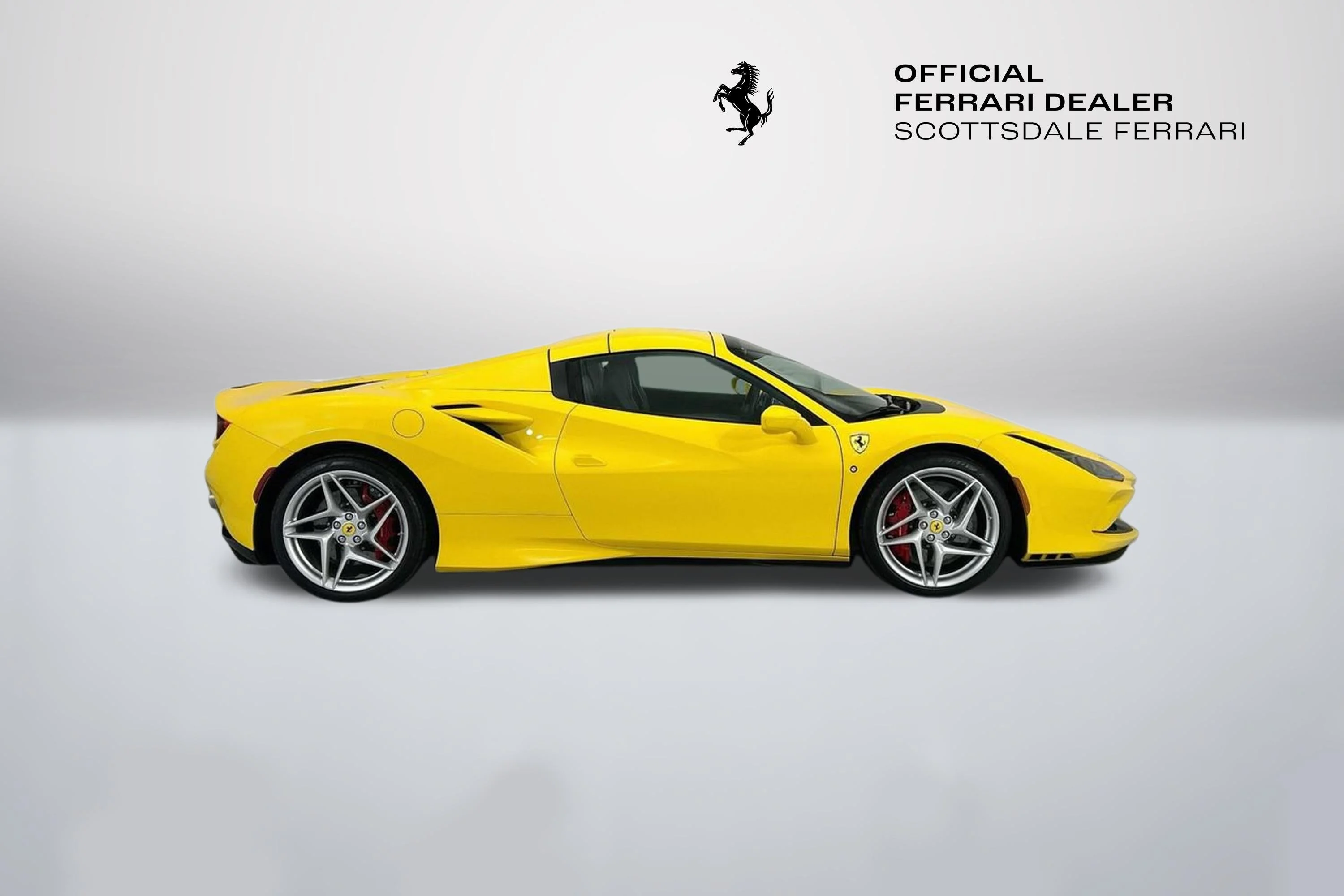 Used 2022 Giallo Modena Ferrari  image 12