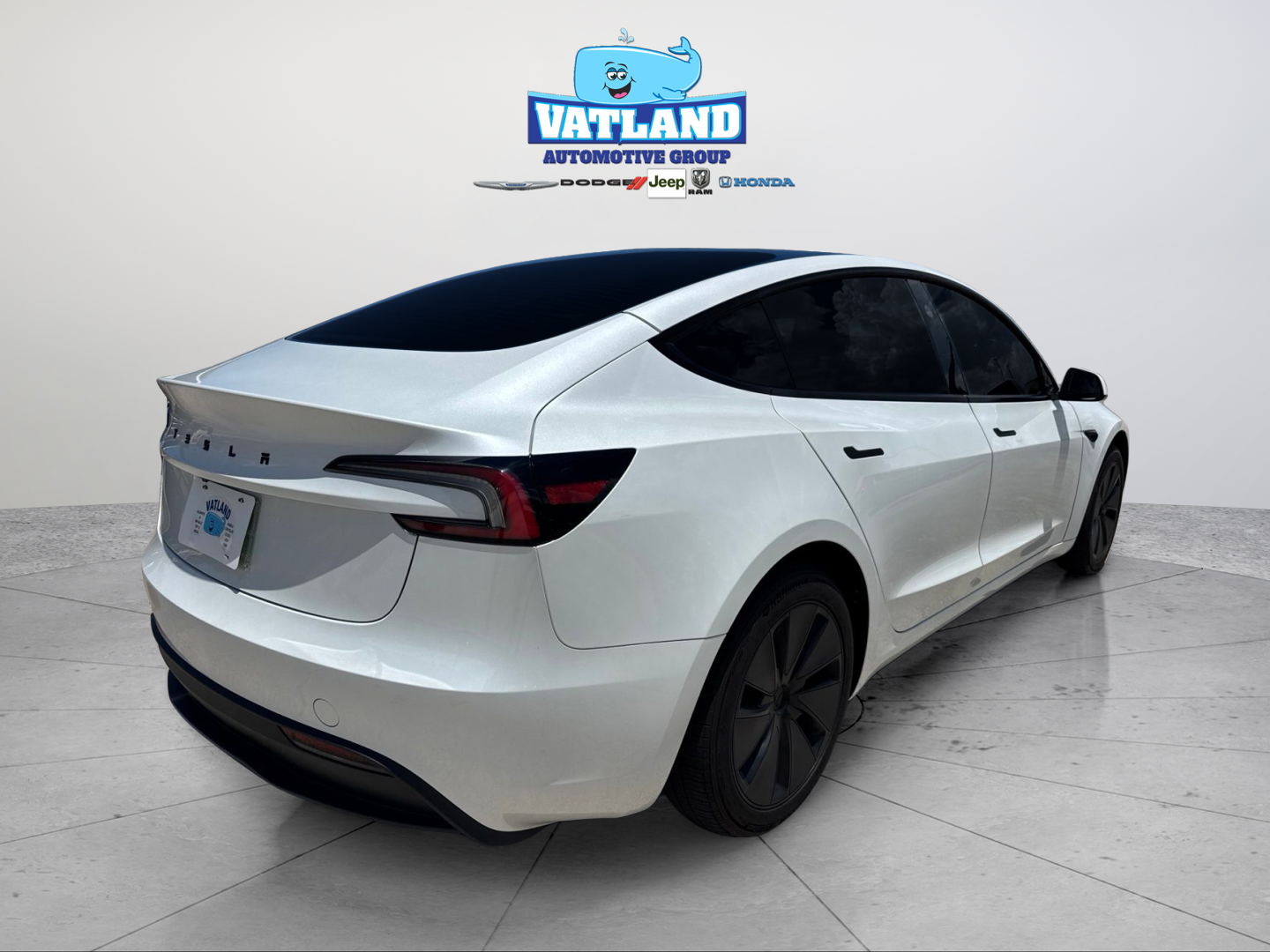 Used 2025  Tesla Long Range image 5