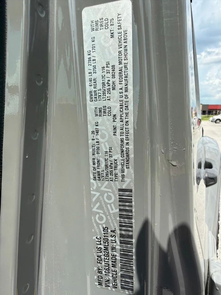 Used 2021 Gray Jeep Mojave image 24