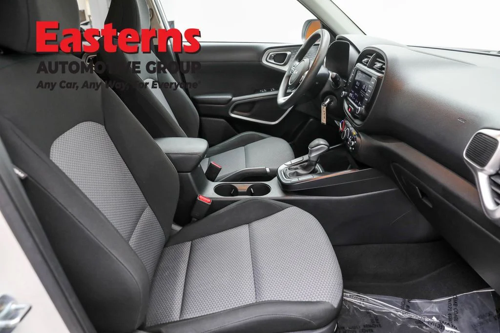 Used 2023 White Kia LX image 23