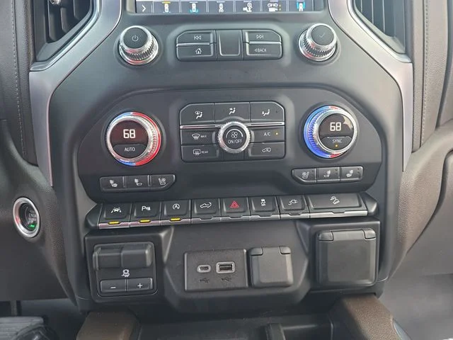 Used 2019 White GMC SLT image 25
