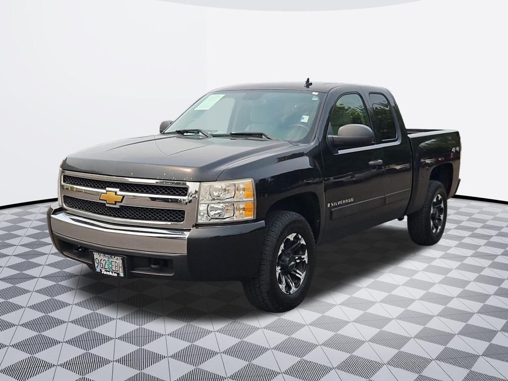 Used 2008 Black Chevrolet LT image 2