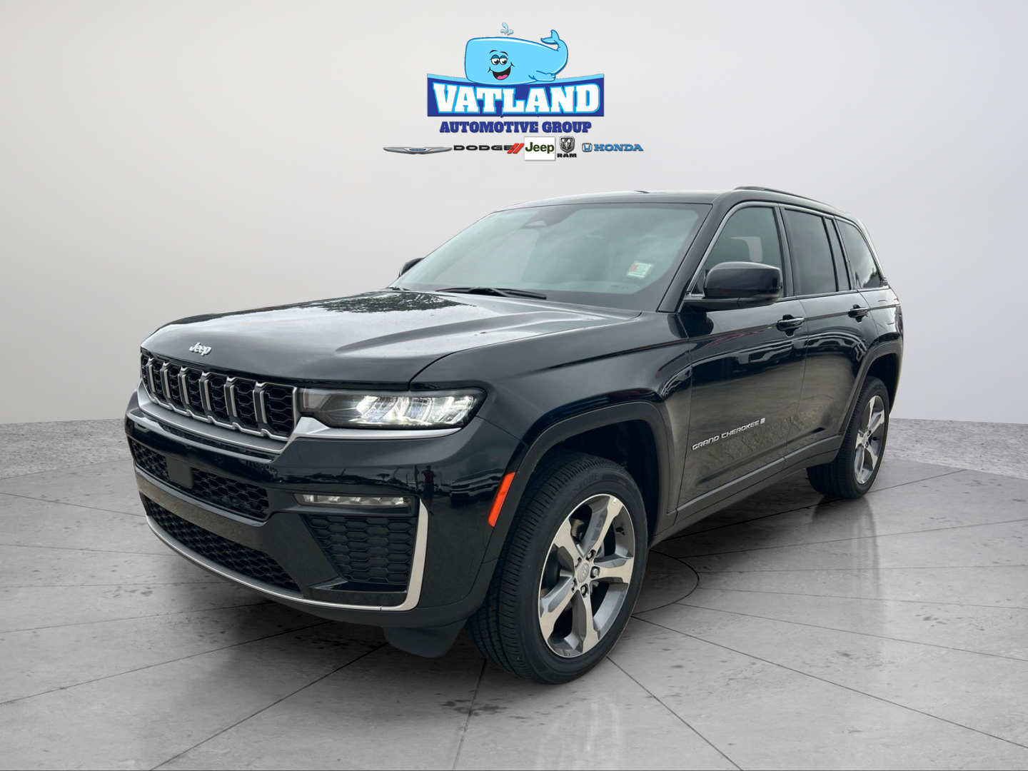 New 2026 Diamond Black Crystal Pearlcoat Jeep Limited image 20