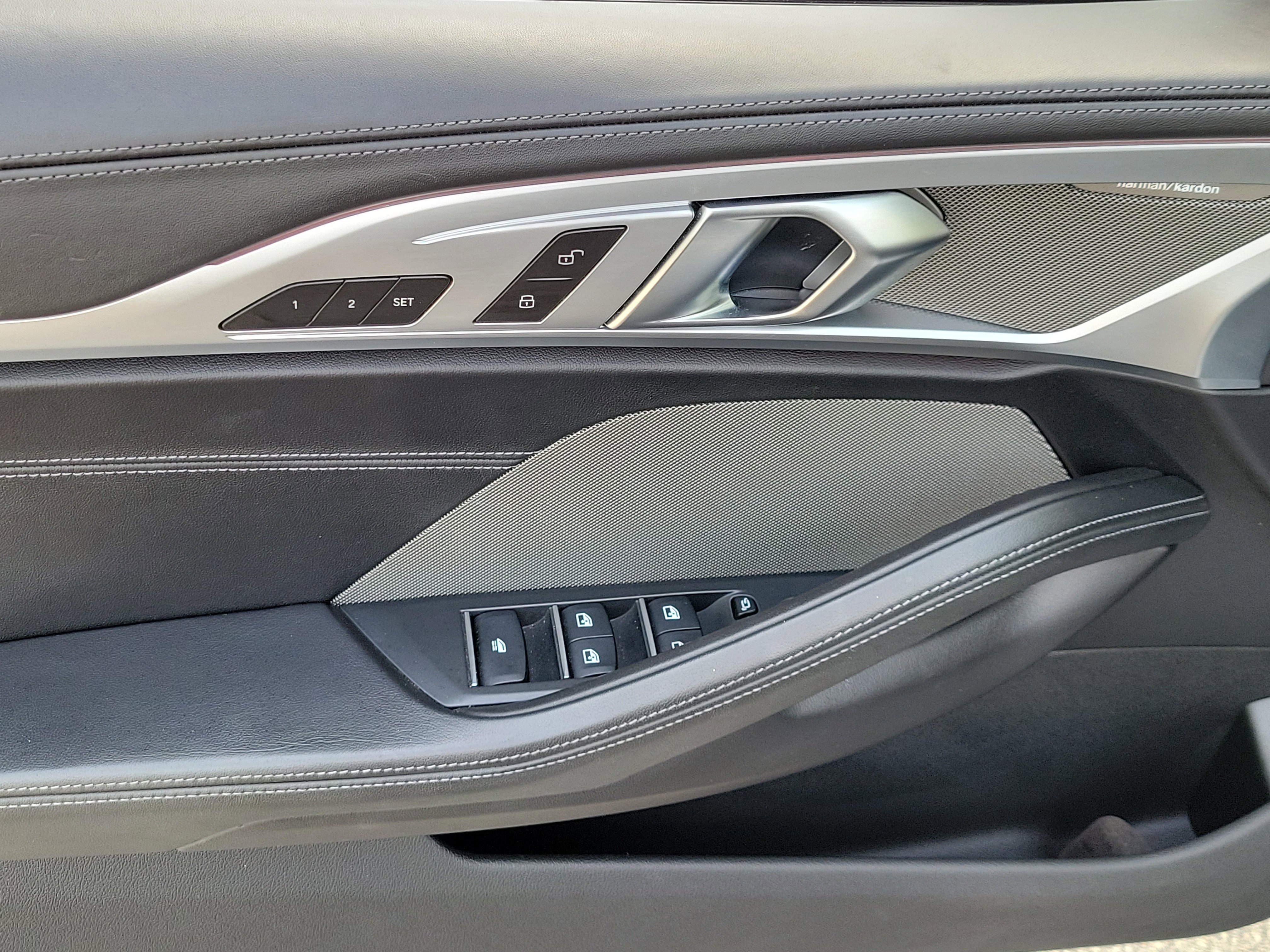 Used 2020 Black Sapphire Metallic BMW Base image 13