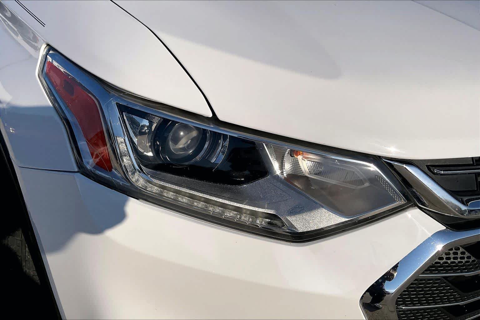 Used 2019 Summit White Chevrolet LT Cloth image 26