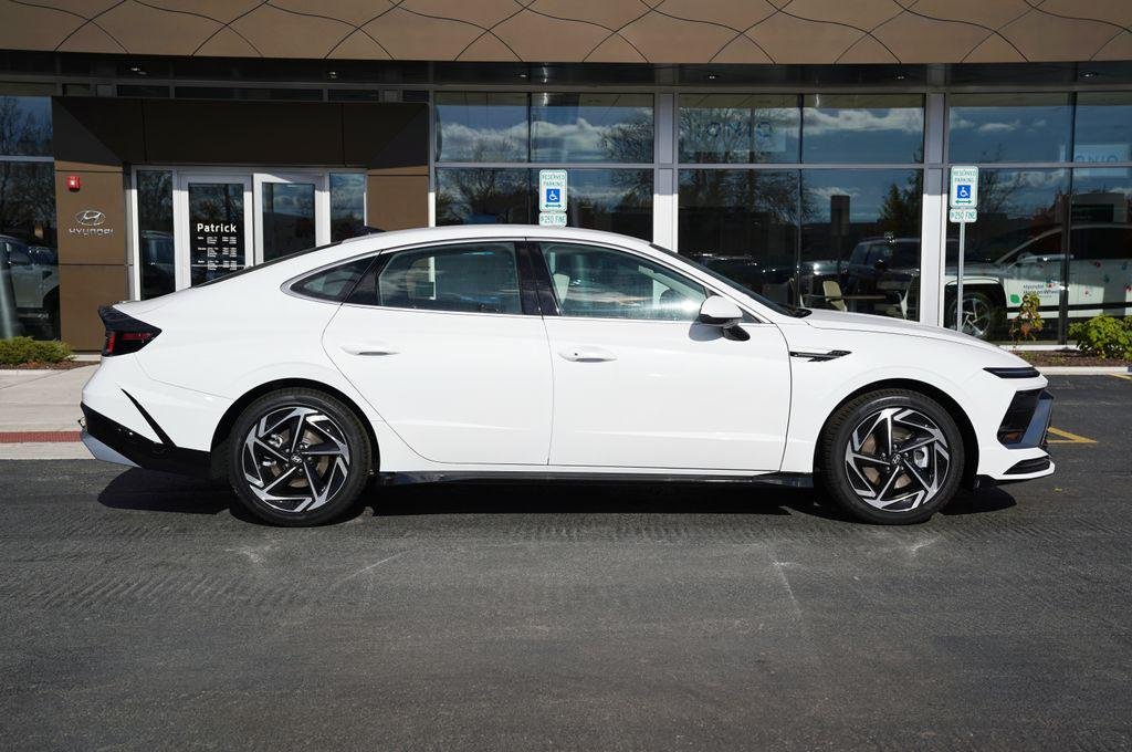 New 2026 Serenity White Hyundai SEL Sport image 3