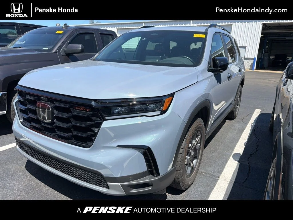 2023 Honda Pilot TrailSport AWD's photo