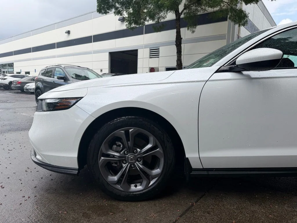 Used 2023 Platinum White Honda EX image 7