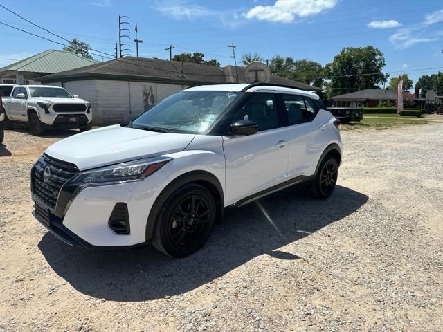 Used 2023 White Nissan SR image 6