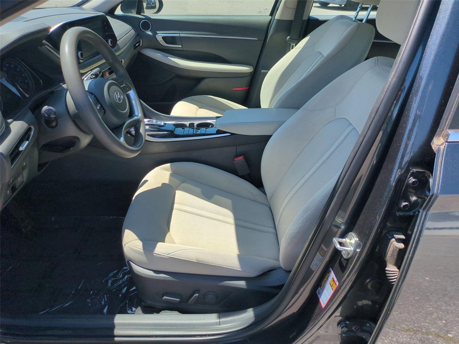 Used 2022 Portofino Gray Hyundai SEL image 17
