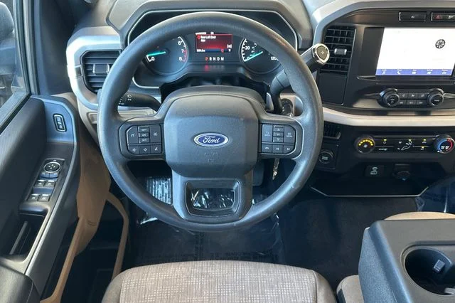 Used 2023 Oxford White Ford XLT image 17