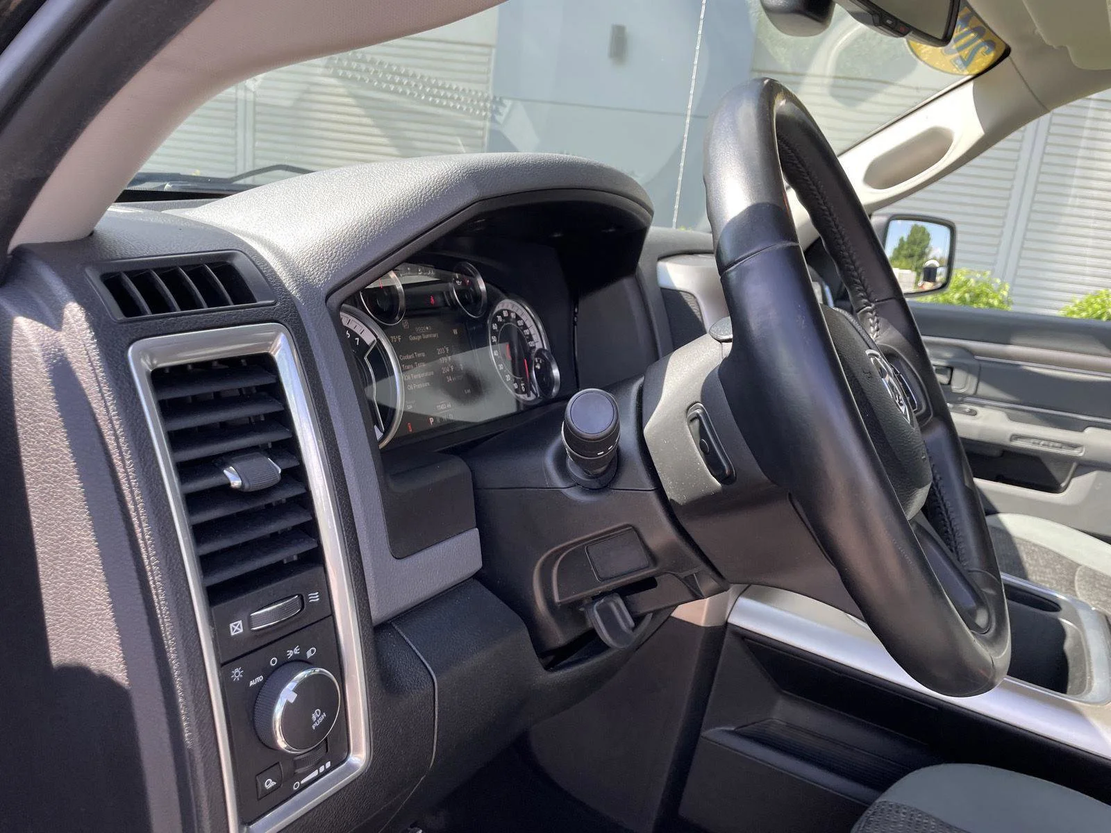 Used 2018 Brilliant Black Crystal Pearlcoat Ram Big Horn image 24