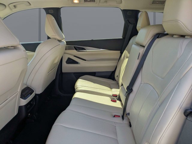 Used 2024 Black INFINITI LUXE image 14